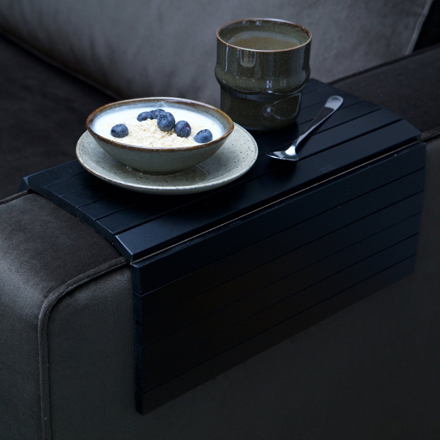 ARMREST XL FLEXIBLE SOFA TRAY BLACK