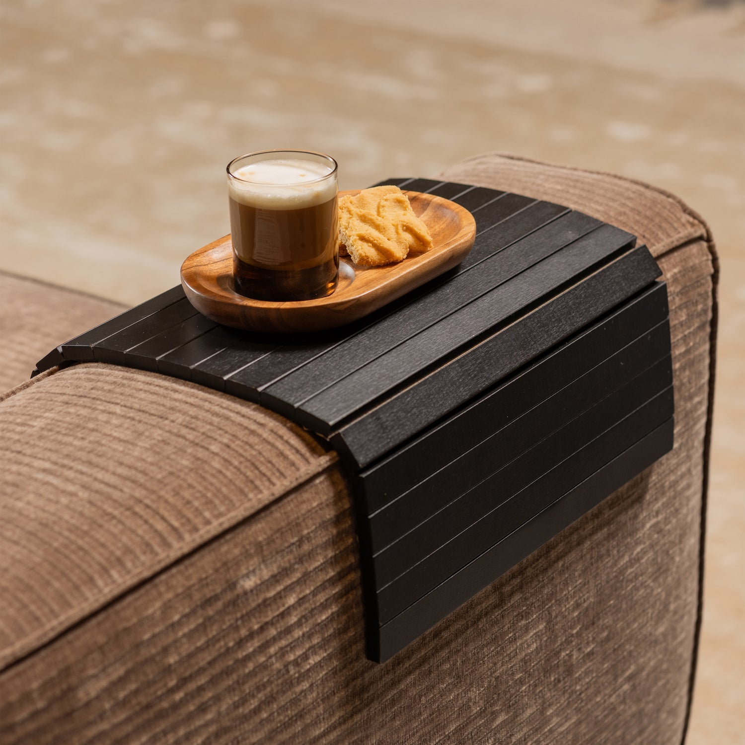ARMREST XL FLEXIBLE SOFA TRAY BLACK