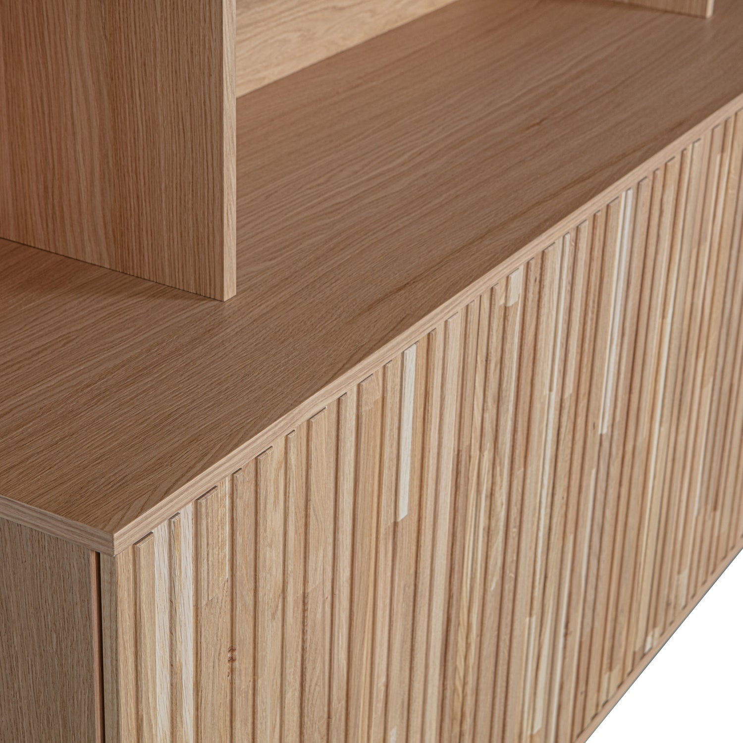 NEW GRAVURE WALL CABINET OAK NATUREL [fsc]