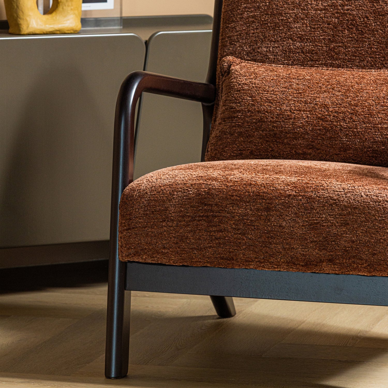 MARK ARMCHAIR CHENILLE BROWN