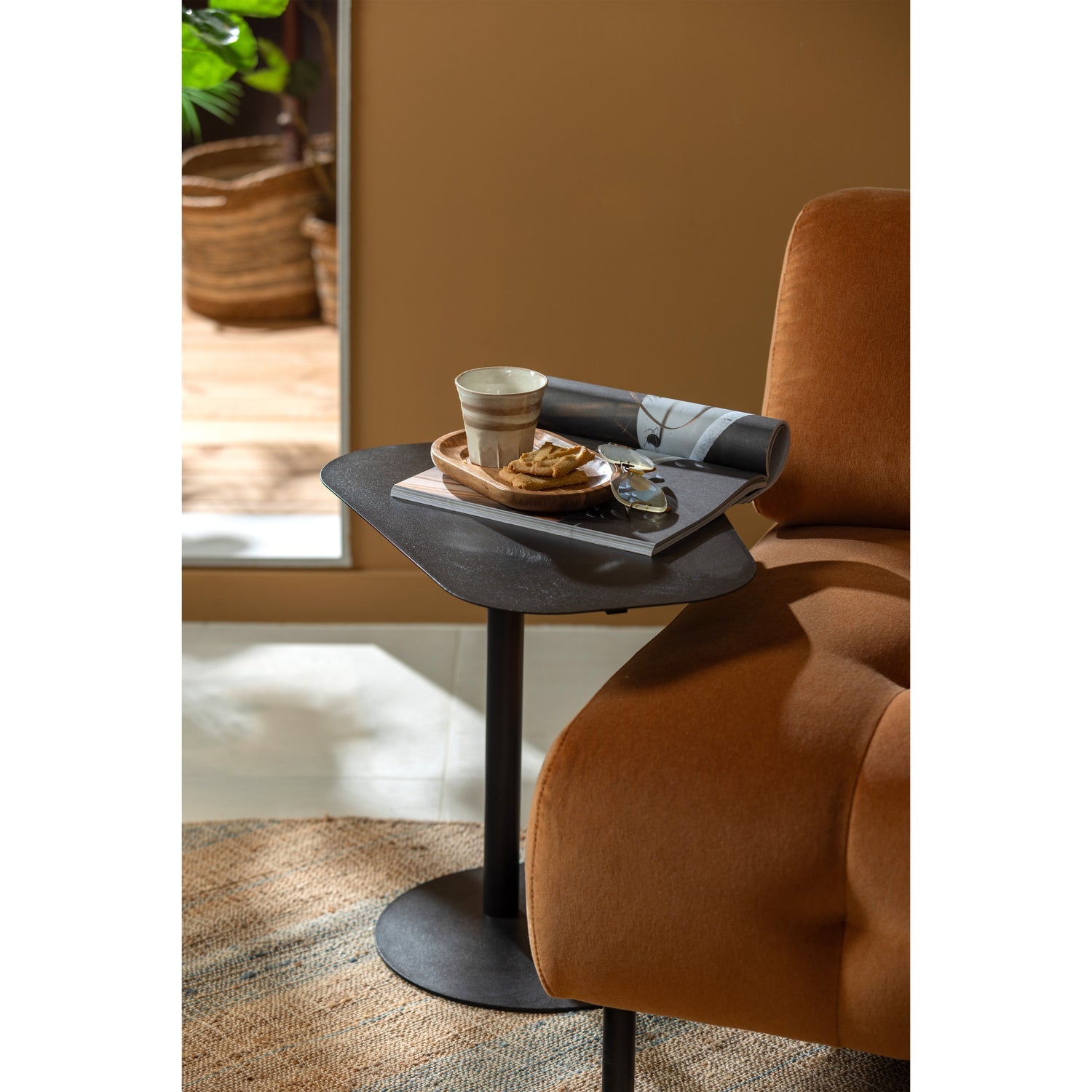LIA SIDE TABLE METAL BLACK