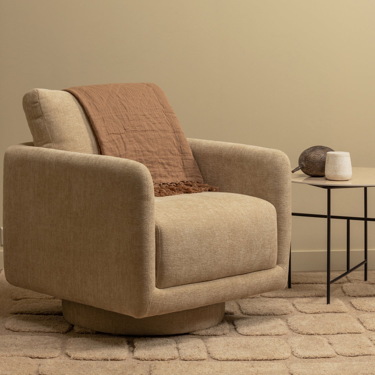 OSCAR SWIVEL ARMCHAIR NATURAL