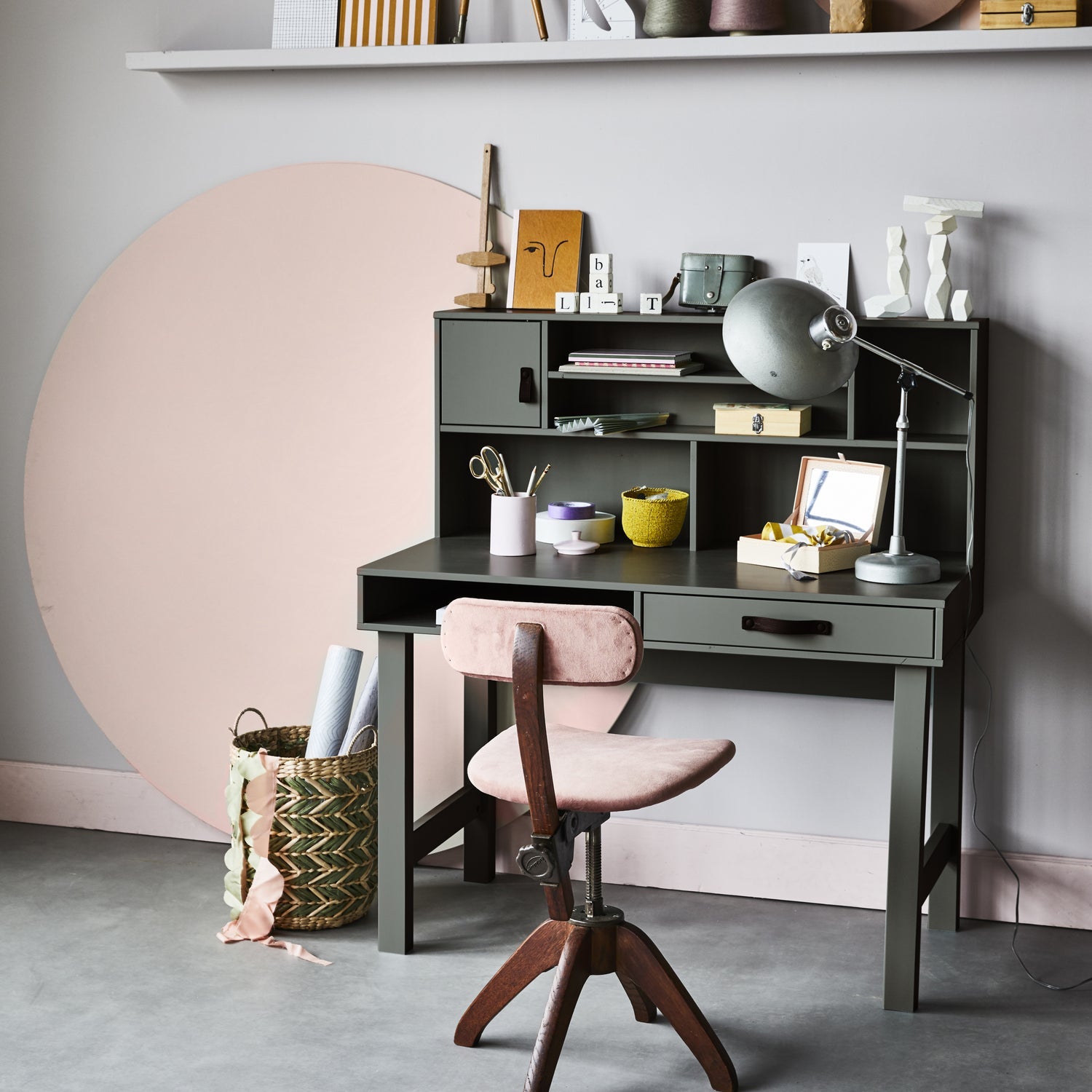 STAGE DESK PINE SOAP [fsc]