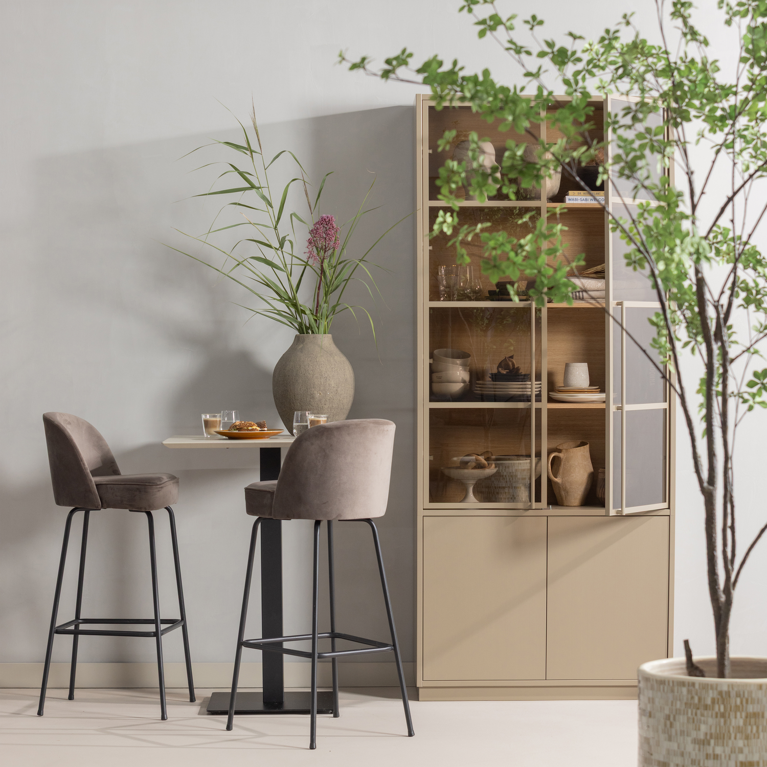 CASA SHOWCABINET PINE MUD [fsc]