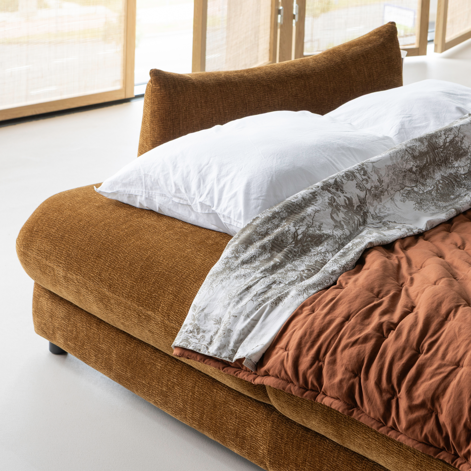 JONNE 3-SEATER SLEEPING SOFA CHENILLE BROWN