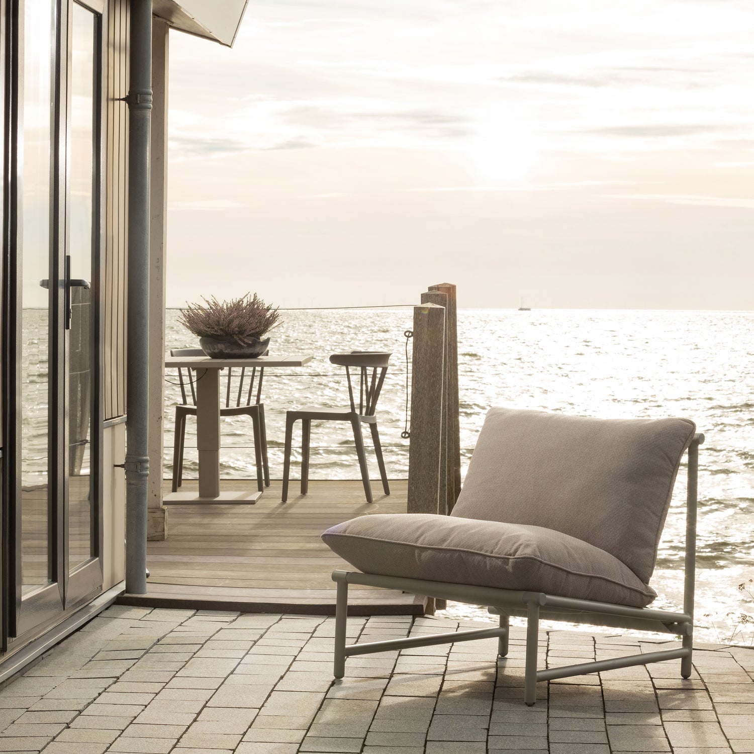 ELVO GARDEN LOUNGE CHAIR ALUMINIUM SAND