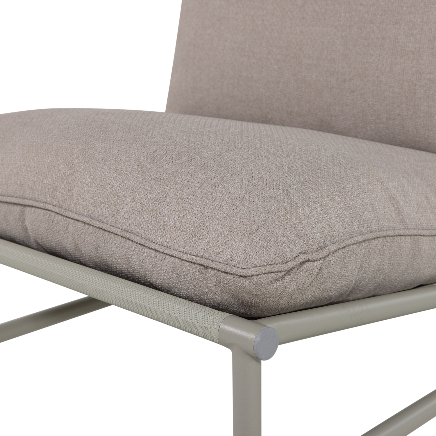 ELVO GARDEN LOUNGE CHAIR ALUMINIUM SAND