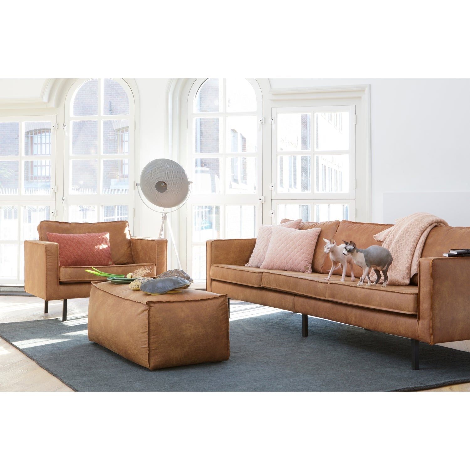 RODEO PUF 43X120 ECO LEATHER COGNAC