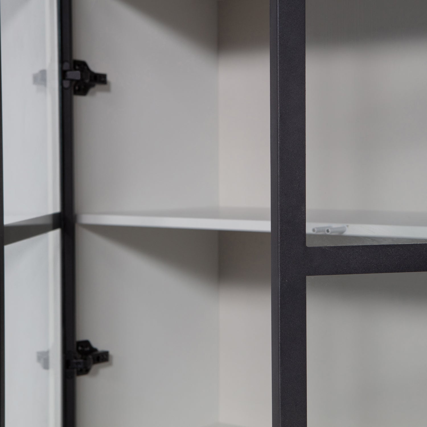 BASIC 4-DRS DISPLAY CABINET PINE MIST [fsc]