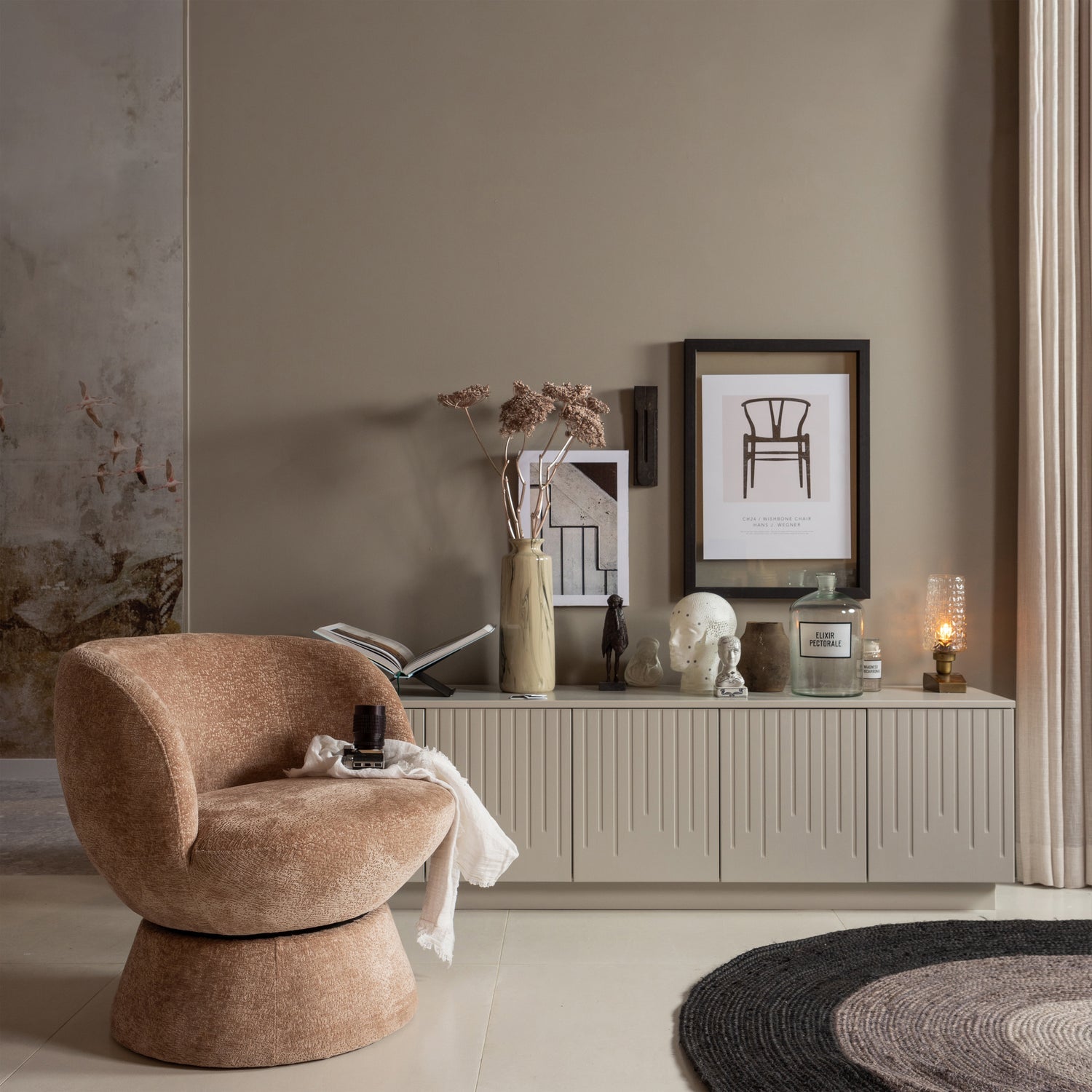SHUFFLE SWIVEL ARMCHAIR NATURAL